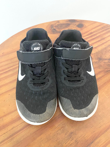 Zapatillas Negras De Microfibra De Niño Nike Free (Usado)