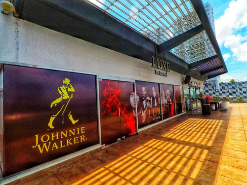 En Venta Local Comercial Con Excelente Ubicación En El Centro De Cancún C3139
