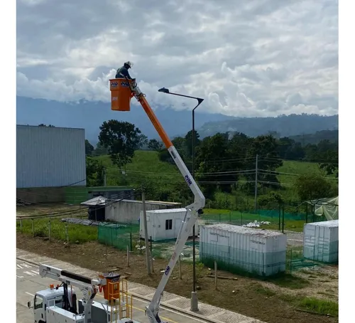 Grua Tipo Canasta Aislada