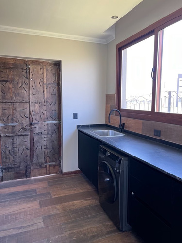 Espectacular Casa En Barrio Riberas, Puertos, Escobar De Estilo Toscano De Construcción Súper Sólida Y Exquisitas Terminaciones