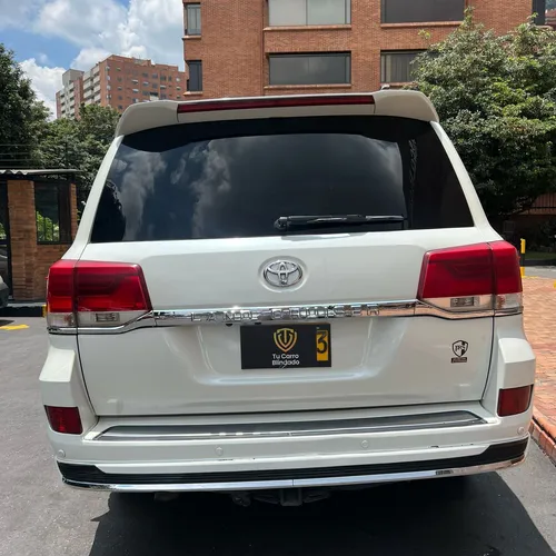 Toyota Land Cruiser 4.5 Imperial Lc200 Diésel