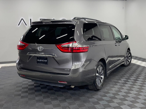 Toyota Sienna 3.5 Limited At