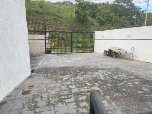 Imagen 12 de 13 de Gabriel Rivas Vende Casa En Urb. Colinas De Guataparo Cod: Foc-1015