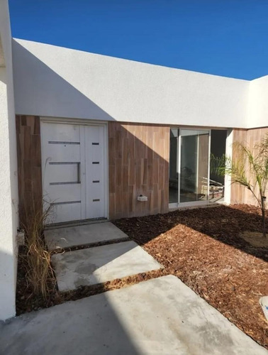 Imagen 7 de 17 de Venta De Casa San Sebastián Área 5