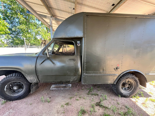 Dodge M886 V8 4x4