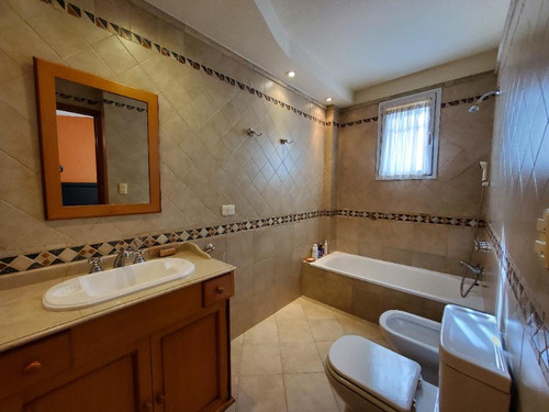 Imagen 14 de 26 de Unica Casa En Esquina Ramos Mejia - Venta