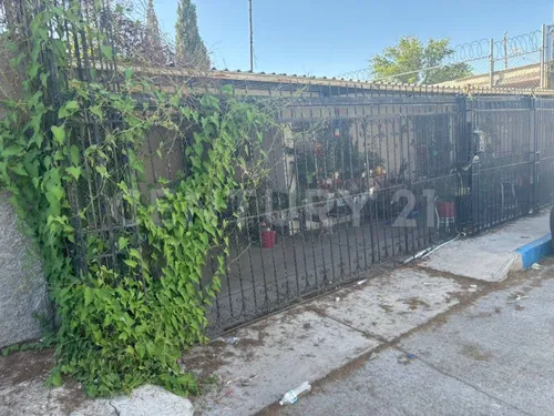 Casa En Venta De Una Planta En Colonia Dale.
