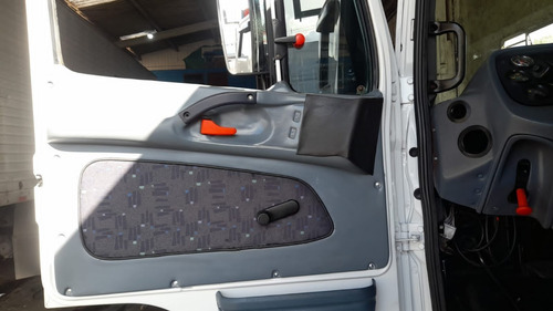 Imagem 22 de 25 de Mercedes Benz Mb 1718 Cab Dupla 7 Lugares Munck Palfinger