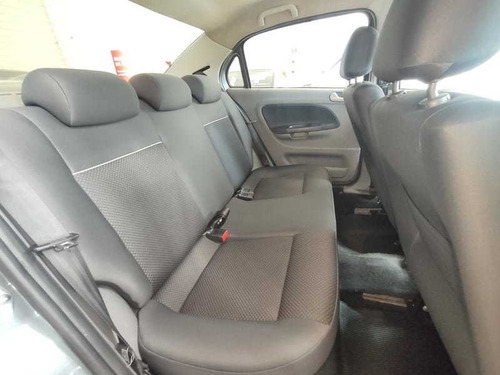 Imagem 13 de 15 de Volkswagen Novo Voyage Cl Mbv 2017