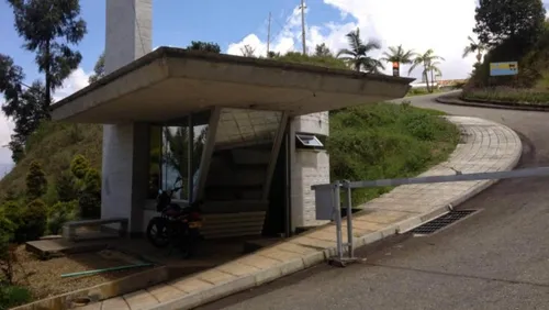 Lote En Venta En Vía Las Palmas. Cod V13976
