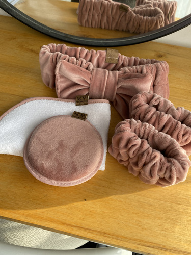 Kit Box Set Para Limpieza Facial Muñequera Pads Toalla Vinch Rosa Viejo