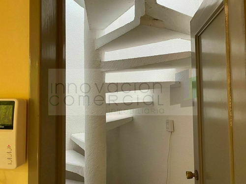 Jurica, Casa De Un Nivel En Venta Con Terraza, Jacuzzi Y Más