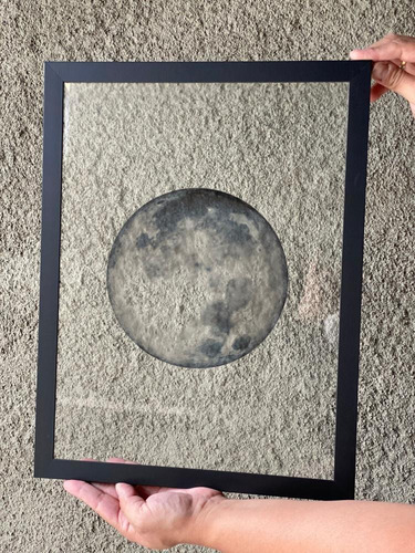 Imagem 2 de 3 de Quadro Lua Cheia Transparência 30x40 Moldura Preta