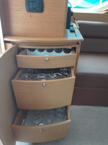 Imagem 7 de 25 de Lancha Azimut 48 | Ñ Sessa, Segue, Intermarine.