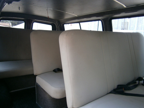 Chevrolet Express 2013 12 Pasajeros Negra