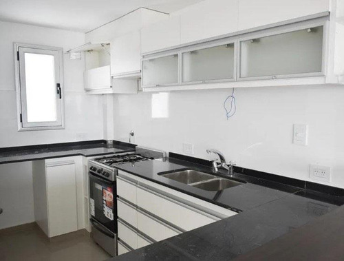 Departamento En Venta - 2 Dormitorios 1 Baño - Cochera - 85mts2 - La Plata