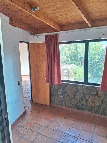 ¡disfruta De La Vida De Campo En Esta Encantadora Casa En L