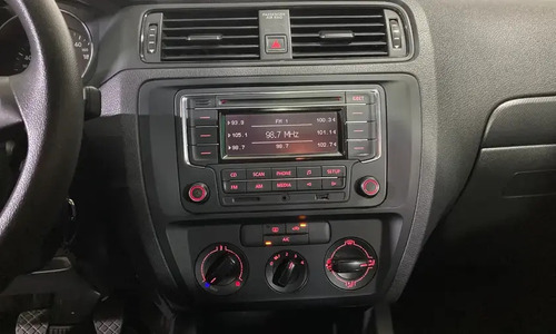 Volkswagen Jetta A6 Live 2.0 lt