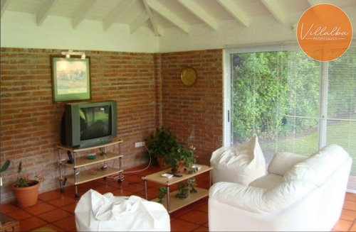 Imagen 7 de 18 de Hermosa Casa En Venta De 5 Dormitorios.