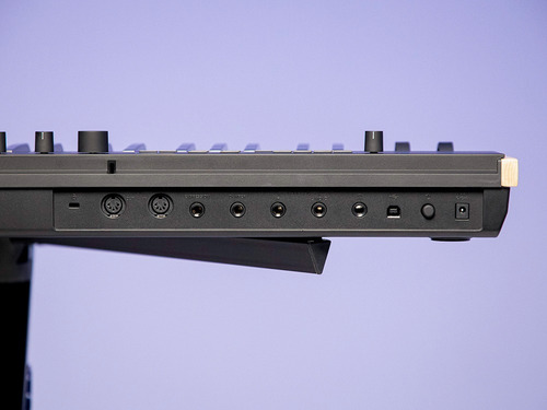 Teclado controlador Korg Midi Usb Keystage de 49 teclas