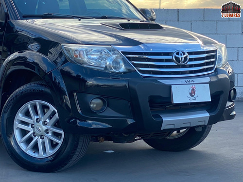 Toyota Hilux SW4 3.0 SRV 4X4 7 LUGARES 16V TURBO INTERCOOLER DIESEL 4P AUTOMÁTICO