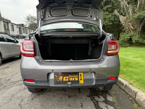 Renault Logan 1.6 Privilege / Intens