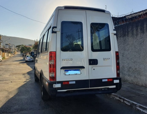 Imagem 6 de 13 de Iveco Daily 45s16 Minibus