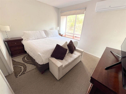 Venta Casa Granada 3 Pisos, 4 Dormitorios, Valle Lo Campino