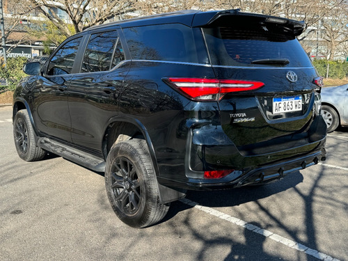Toyota Hilux Sw4 2.8 Tdi Gr-s 4x4 7as 6at - 2023 - 20.000km