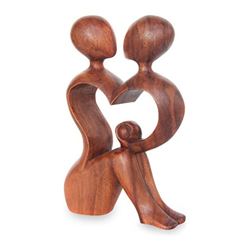 Novica - Escultura De Madera Natural Marrón Romántica Con Fo