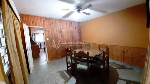 Casa Com Construcción Al Fondo - Dos Dormitorios - La Teja