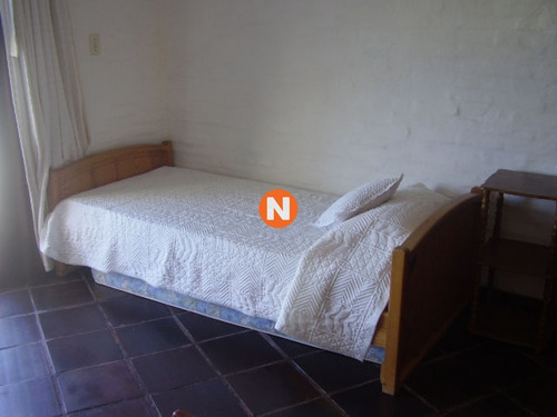 Casa En Venta Y Alquiler, Punta Piedras, Manantiales, 4 Dormitorios.- Ref: 205715