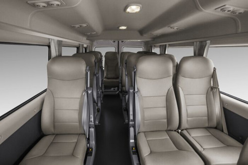 Imagen 6 de 7 de Movilidad Transporte Alquiler Taxi Minibús Minivan Auto Tour