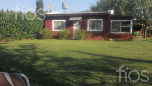 Venta Casa De Dos Dormitorios Con Gran Espacio Verde En Oliveros