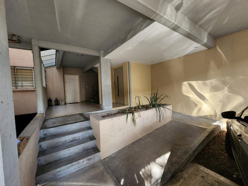 Imagen 2 de 28 de Venta De 3 Amb Con Cochera Departamento En San Isidro Centro Calabria