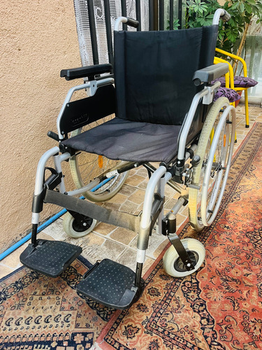 Silla De Ruedas Plegable Con Apoya Pies (Usado)