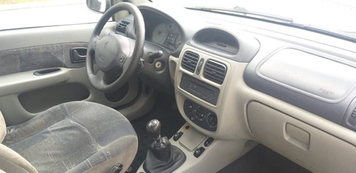 Renault Clio 1.0 Privilège Hi-power 4p 2006 !!!