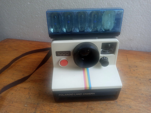 Camera Polaroid Antiga Usada Para Decoracao Colecao  ...