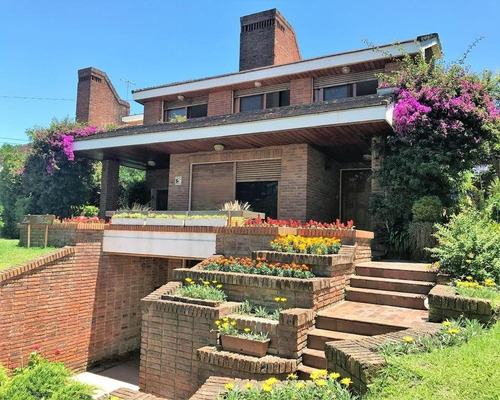 Casa En Venta De 4 Dormitorios En San Rafael