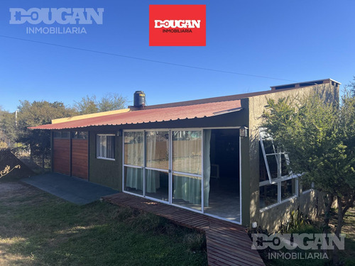 Venta - Casa Tipo Quincho Con Pileta Sobre Terreno Propio