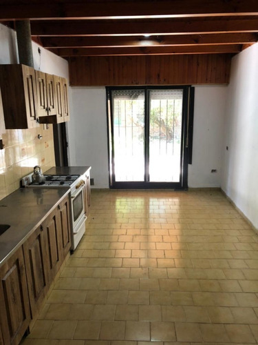 Imagen 6 de 17 de Casa En Venta En Berazategui