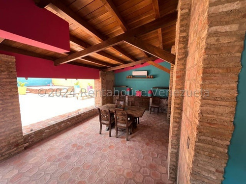 Casa De Campo En Venta En Sector Ojo De Agua El Castaño Remodelada Con Planta Electrica Piscina Y Sistema De Seguridad Kg:25-2941