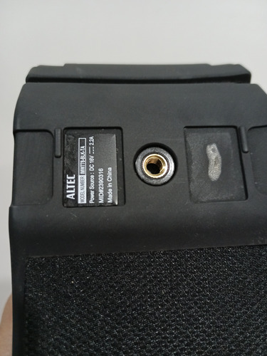 Altec Lansing Imw778 Omni Ultra Jacket Bluetooth Speaker (Usado)