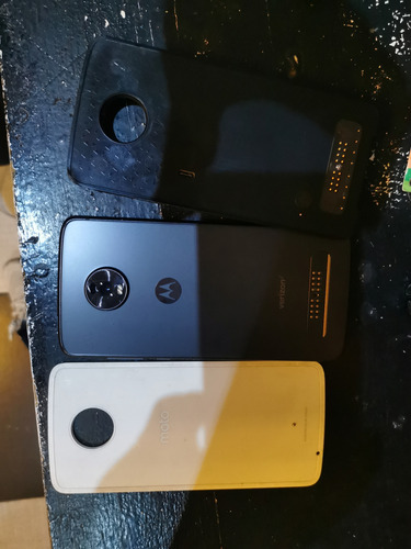 Moto Z4 Detalle En Pantalla 2moto Z2 Force Y Moto Mods Hasselblad Proyector Cámara 360 Bocina Jbl (Usado)