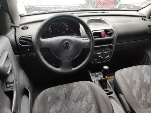 Corsa Sedan 1.0 Mpfi Classic Sedan 8v Gasolina 4p Manual