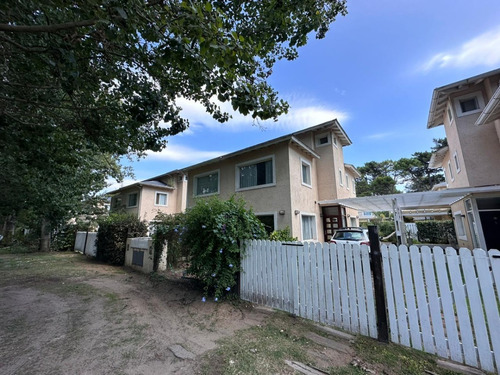 Venta De Triplex Ubicado En Complejo Tridente Pinamar