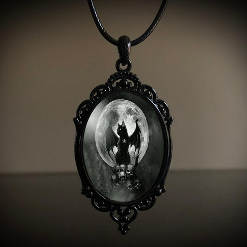 Gothic Crow Forest Pendant Charm Necklace Elegant Design