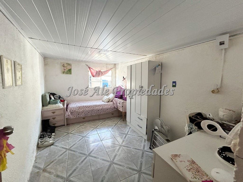 En Venta Casa De 3 Dormitorios, Colonia