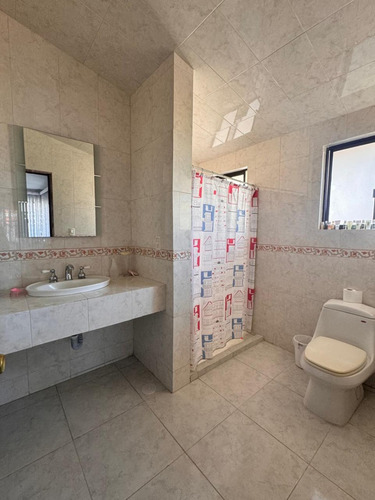 Preciosa Casa Con Seguridad En Jardines De Bellavista, Opción A 4ta Recamara En Planta Baja A Un Excelente Precio!!!