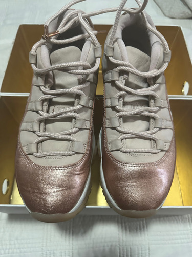 Tenis Jordan11 Low Gold Rose (Usado)